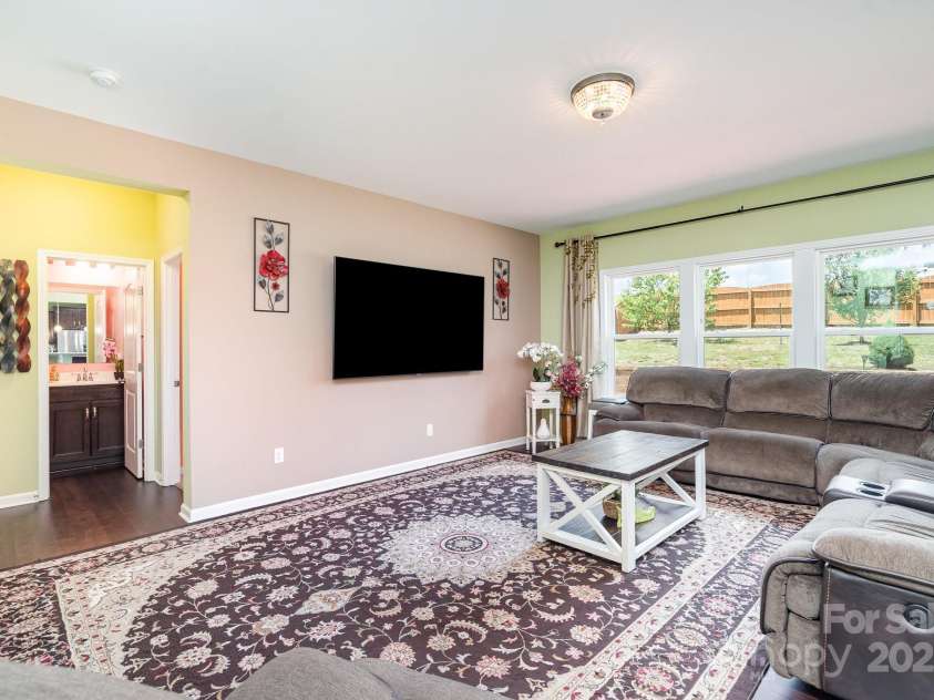 6211 Canyon Trail, Denver, NC 28037.  MLS# CAR4277710, YatesRealty ID 31180. Living room