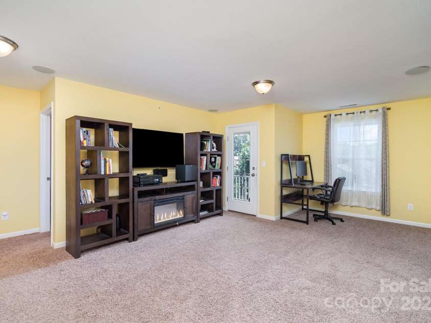 6211 Canyon Trail, Denver, NC 28037.  MLS# CAR4277710, YatesRealty ID 31180. Upstairs bonus room