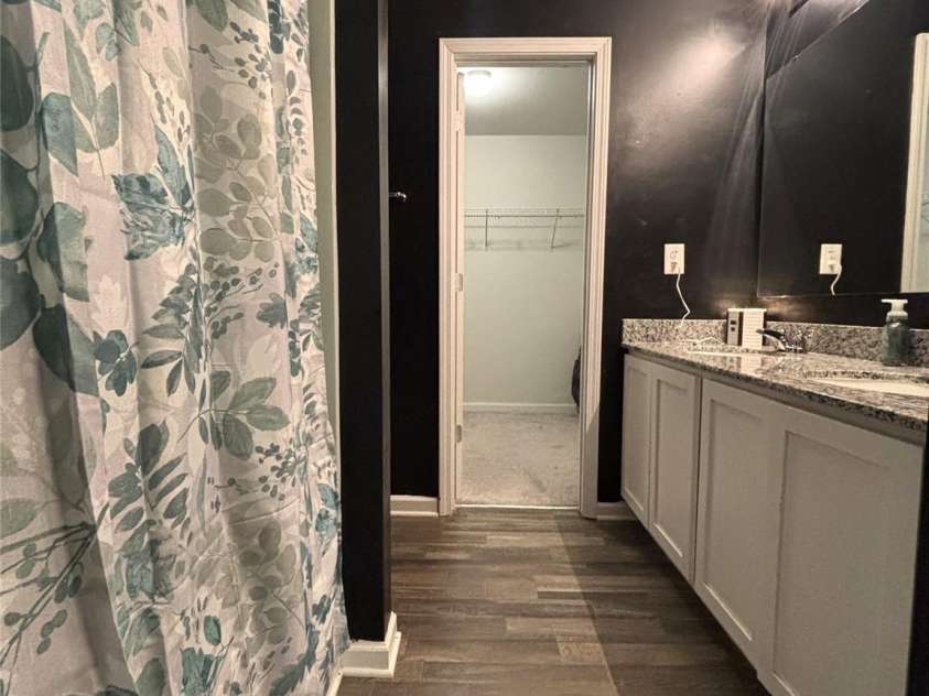 1916 Country Way, Hickory, NC 28601.  MLS# CAR4285969, YatesRealty ID 31181. 