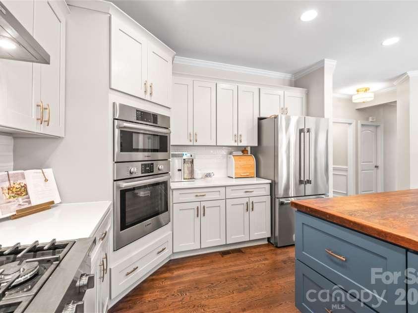 25017 Stonekirk Lane, Fort Mill, SC 29707.  MLS# CAR4383231, YatesRealty ID 31182. Chef's kitchen is fully updated, completely move-in ready, and yes—the refrigerator conveys!