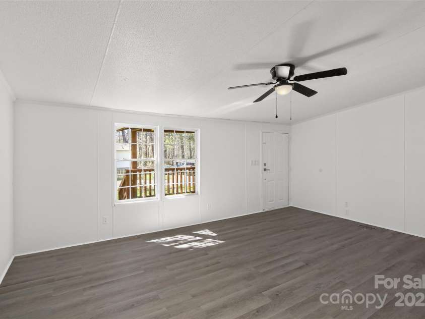 5 Concord Knoll Lane, Asheville, NC 28803.  MLS# CAR4264600, YatesRealty ID 31183. 