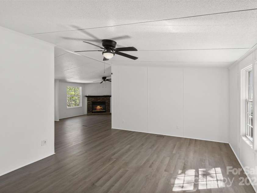 5 Concord Knoll Lane, Asheville, NC 28803.  MLS# CAR4264600, YatesRealty ID 31183. 