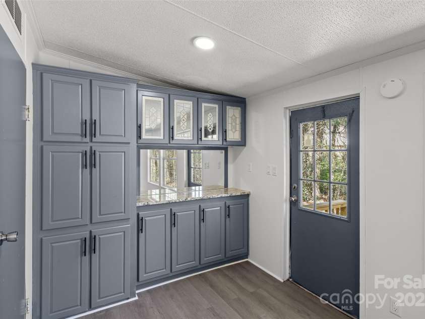 5 Concord Knoll Lane, Asheville, NC 28803.  MLS# CAR4264600, YatesRealty ID 31183. 