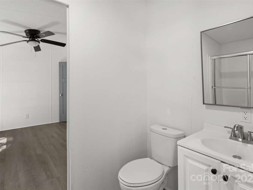 5 Concord Knoll Lane, Asheville, NC 28803.  MLS# CAR4264600, YatesRealty ID 31183. 