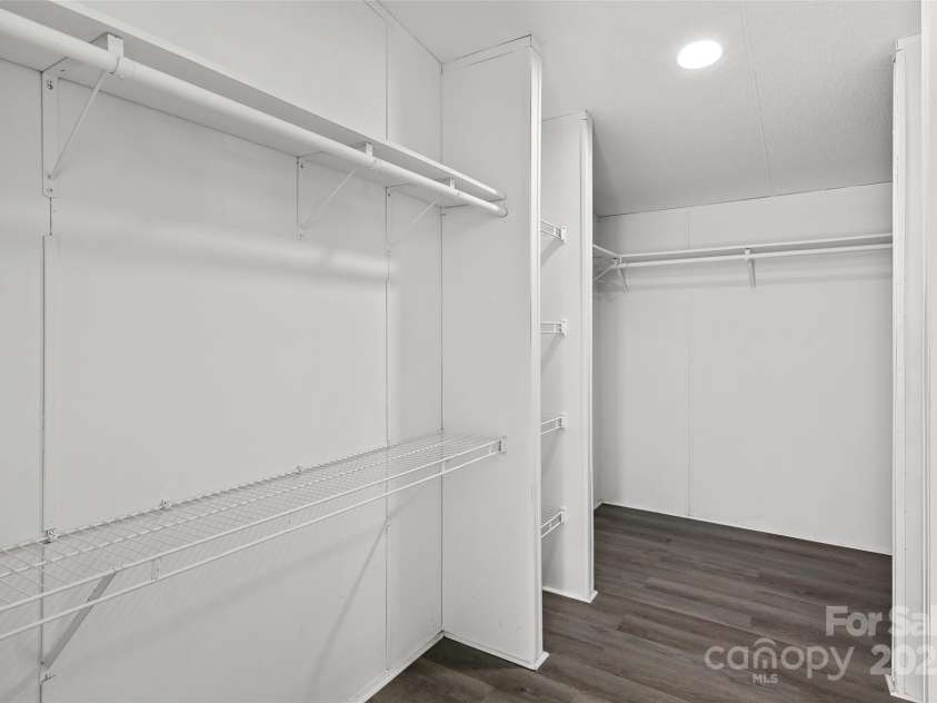 5 Concord Knoll Lane, Asheville, NC 28803.  MLS# CAR4264600, YatesRealty ID 31183. 