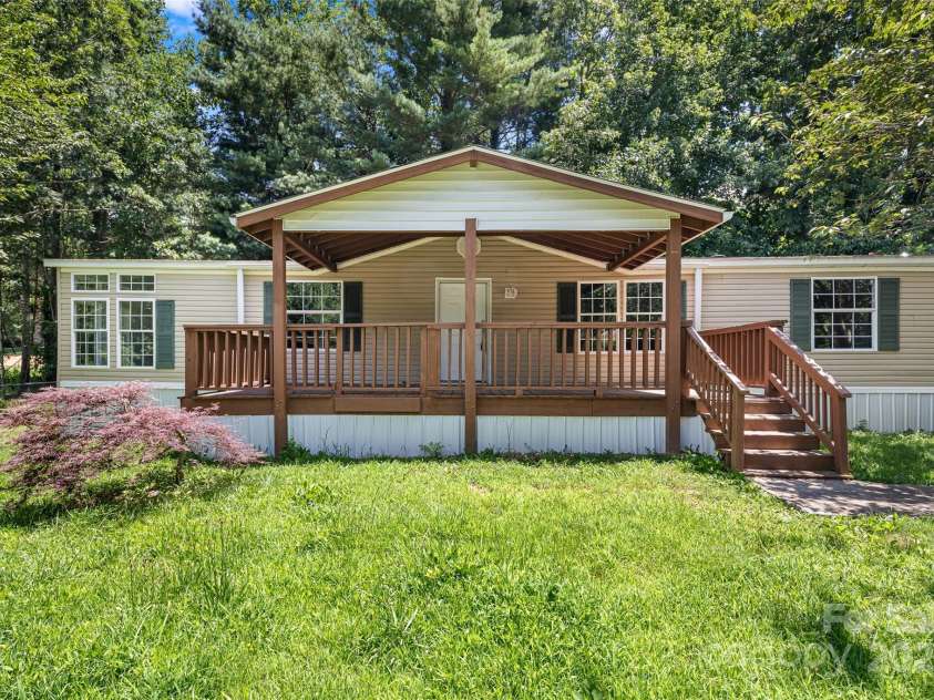 5 Concord Knoll Lane, Asheville, NC 28803.  MLS# CAR4264600, YatesRealty ID 31183. 