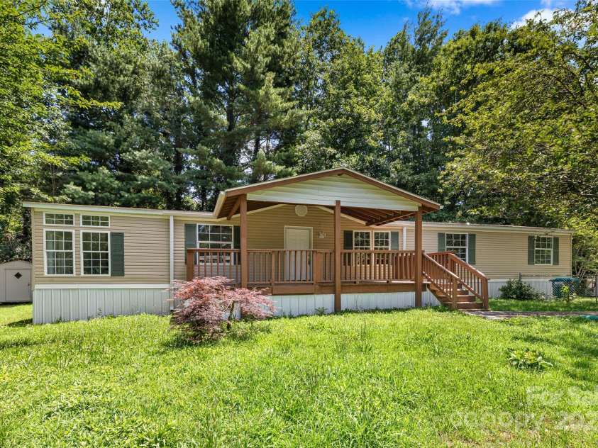 5 Concord Knoll Lane, Asheville, NC 28803.  MLS# CAR4264600, YatesRealty ID 31183. 