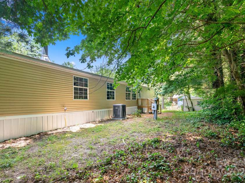 5 Concord Knoll Lane, Asheville, NC 28803.  MLS# CAR4264600, YatesRealty ID 31183. 