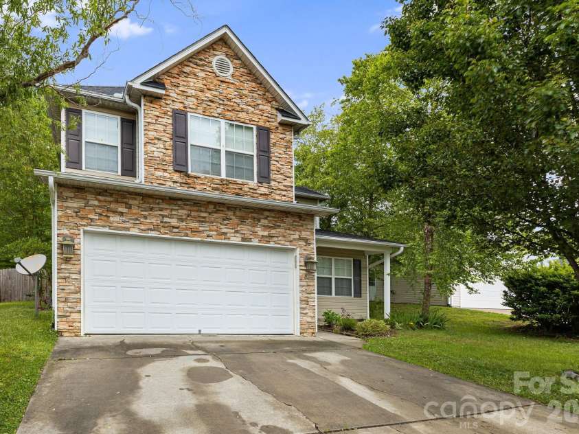 52 Black River Road, Fletcher, NC 28732.  MLS# CAR4387580, YatesRealty ID 31183. 