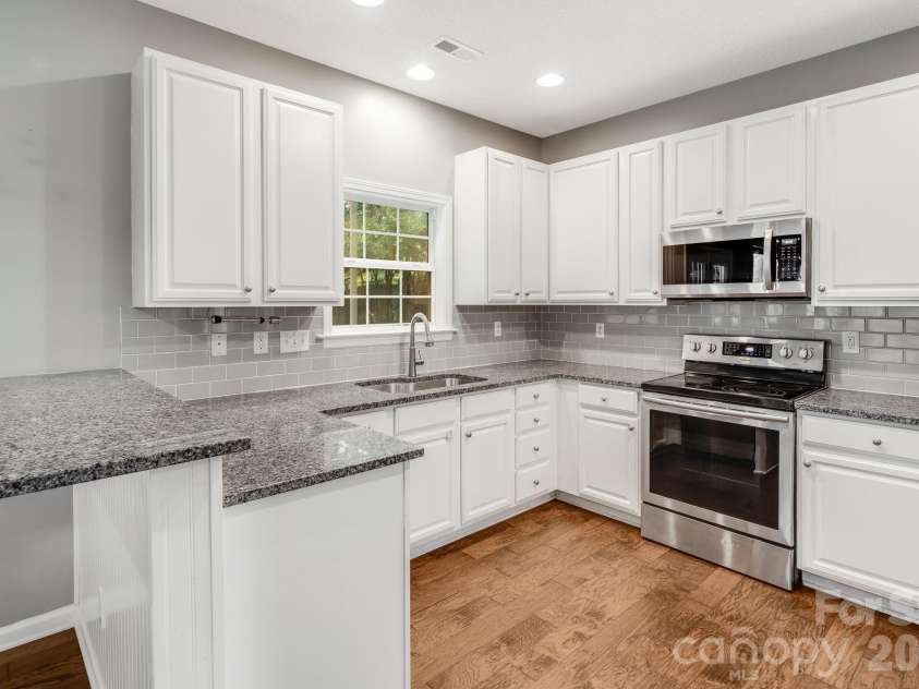 52 Black River Road, Fletcher, NC 28732.  MLS# CAR4387580, YatesRealty ID 31183. 