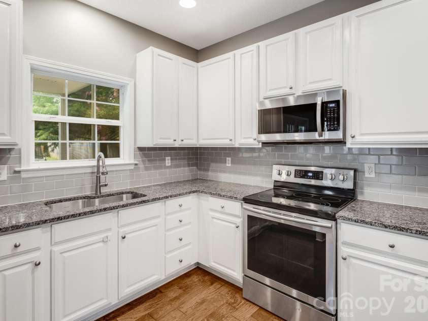 52 Black River Road, Fletcher, NC 28732.  MLS# CAR4387580, YatesRealty ID 31183. 