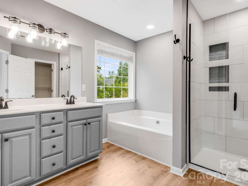 52 Black River Road, Fletcher, NC 28732.  MLS# CAR4387580, YatesRealty ID 31183. 