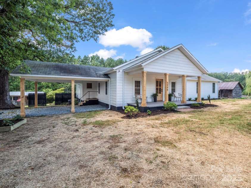 5990 Nc 9 Highway, Tryon, NC 28782.  MLS# CAR4281496, YatesRealty ID 31184. 