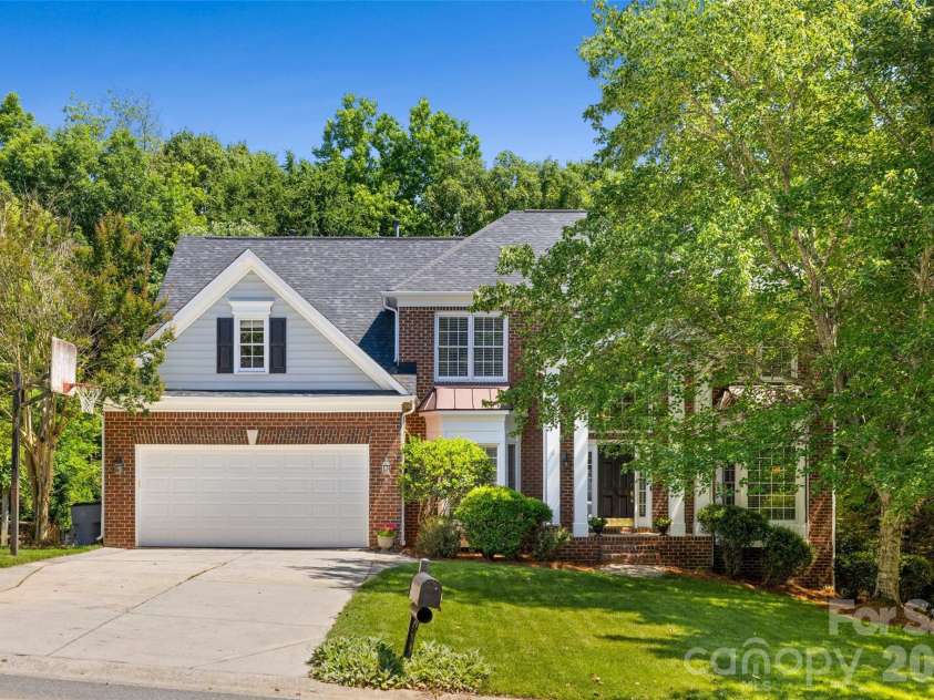 2733 Providence Spring Lane, Charlotte, NC 28270.  MLS# CAR4392118, YatesRealty ID 31185. 