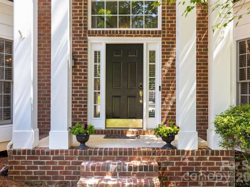 2733 Providence Spring Lane, Charlotte, NC 28270.  MLS# CAR4392118, YatesRealty ID 31185. 