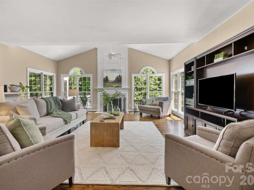2733 Providence Spring Lane, Charlotte, NC 28270.  MLS# CAR4392118, YatesRealty ID 31185. 