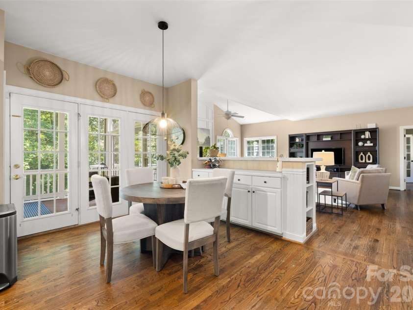 2733 Providence Spring Lane, Charlotte, NC 28270.  MLS# CAR4392118, YatesRealty ID 31185. 
