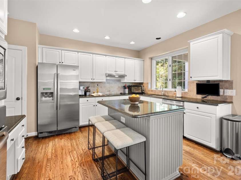 2733 Providence Spring Lane, Charlotte, NC 28270.  MLS# CAR4392118, YatesRealty ID 31185. 