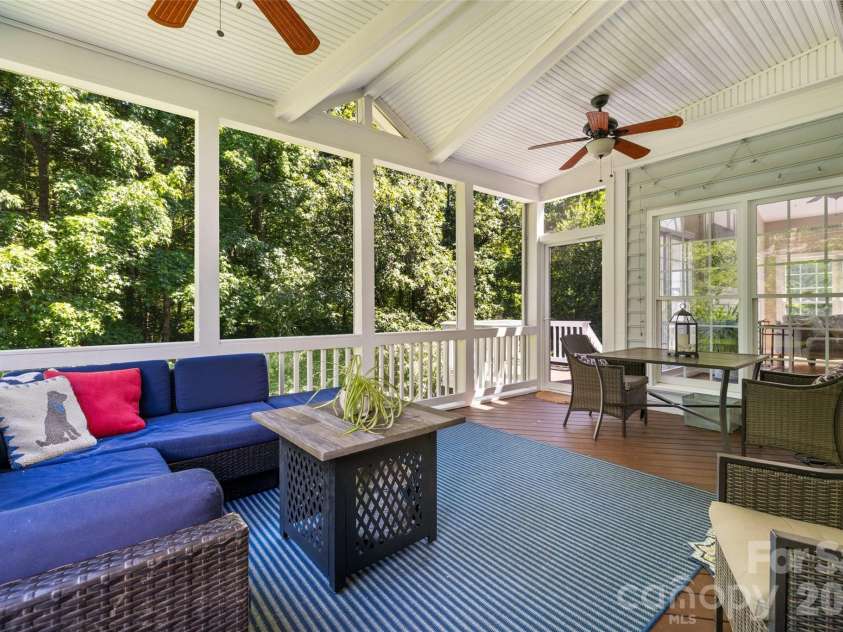 2733 Providence Spring Lane, Charlotte, NC 28270.  MLS# CAR4392118, YatesRealty ID 31185. 