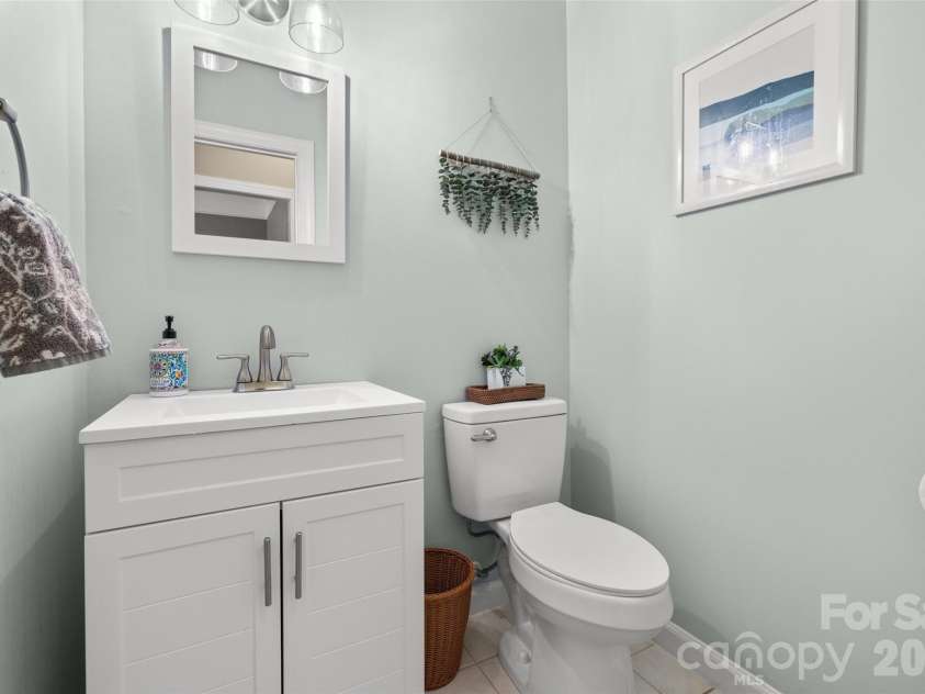 2733 Providence Spring Lane, Charlotte, NC 28270.  MLS# CAR4392118, YatesRealty ID 31185. 