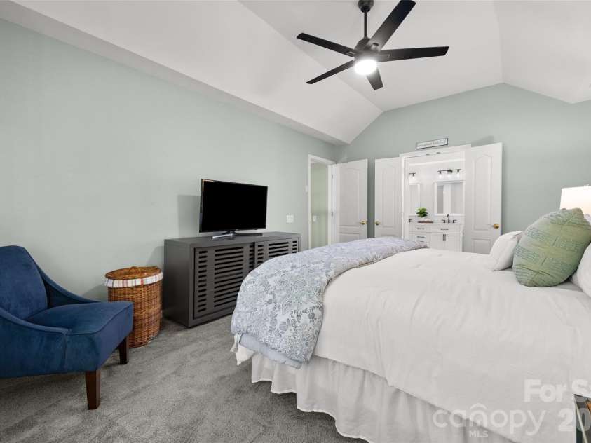 2733 Providence Spring Lane, Charlotte, NC 28270.  MLS# CAR4392118, YatesRealty ID 31185. 
