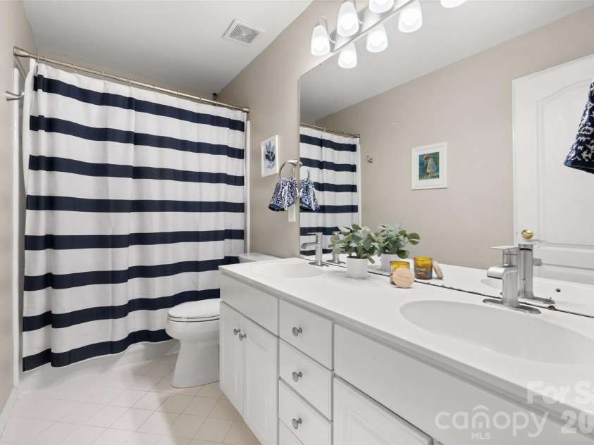 2733 Providence Spring Lane, Charlotte, NC 28270.  MLS# CAR4392118, YatesRealty ID 31185. 