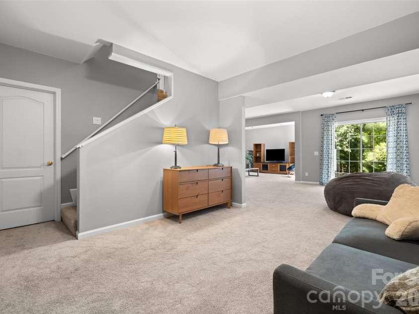 2733 Providence Spring Lane, Charlotte, NC 28270.  MLS# CAR4392118, YatesRealty ID 31185. 