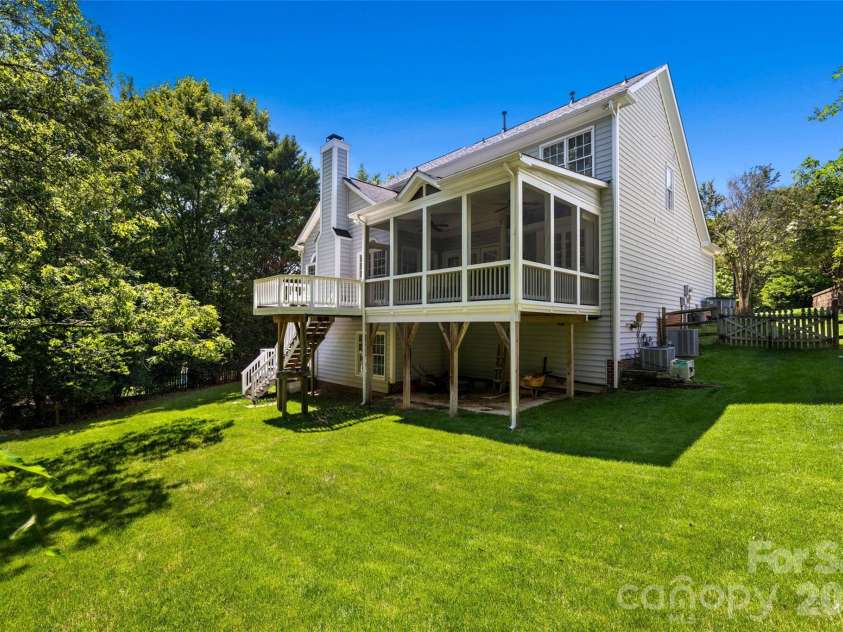 2733 Providence Spring Lane, Charlotte, NC 28270.  MLS# CAR4392118, YatesRealty ID 31185. 