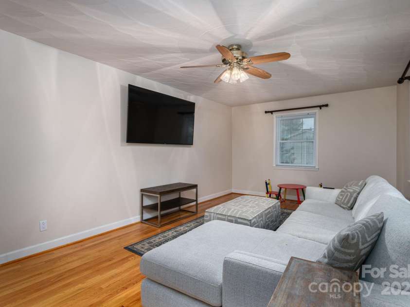 2003 Robyn Avenue, Shelby, NC 28152.  MLS# CAR4280202, YatesRealty ID 31186. 