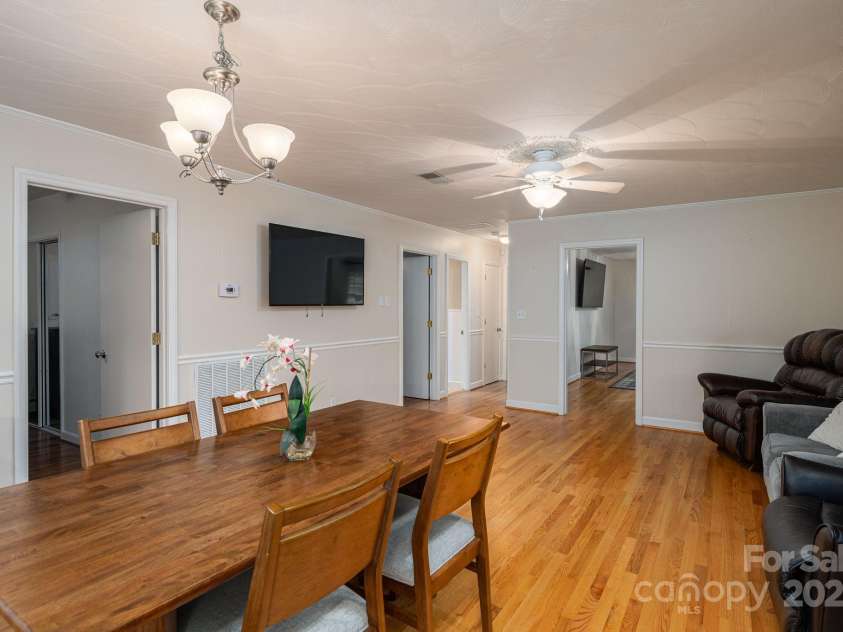 2003 Robyn Avenue, Shelby, NC 28152.  MLS# CAR4280202, YatesRealty ID 31186. 