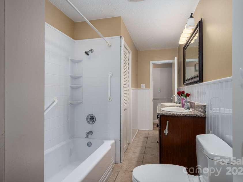 2003 Robyn Avenue, Shelby, NC 28152.  MLS# CAR4280202, YatesRealty ID 31186. 