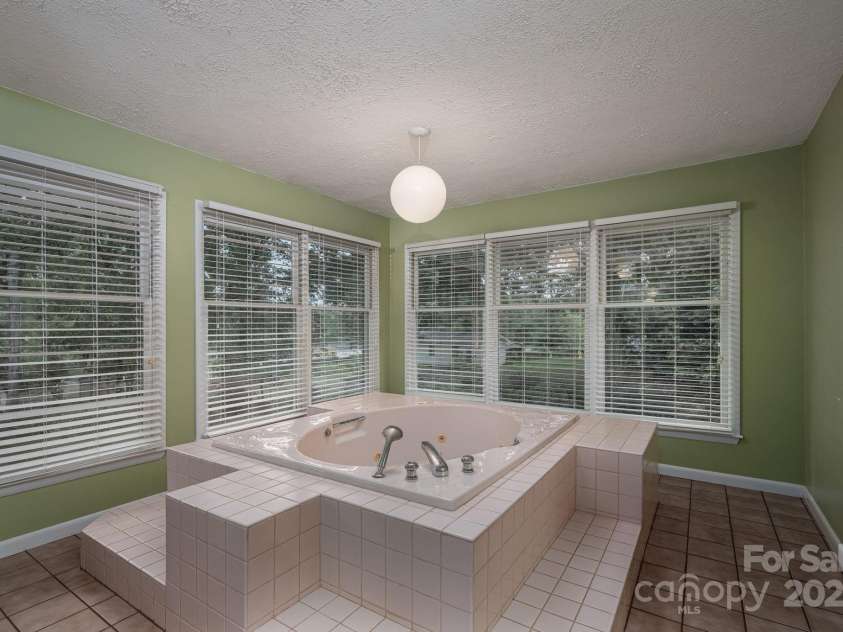 2003 Robyn Avenue, Shelby, NC 28152.  MLS# CAR4280202, YatesRealty ID 31186. 