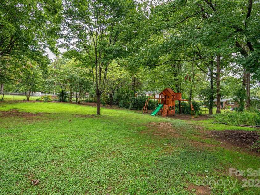 2003 Robyn Avenue, Shelby, NC 28152.  MLS# CAR4280202, YatesRealty ID 31186. 