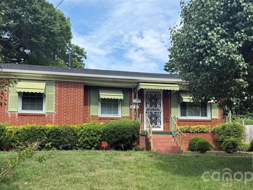 4410 Birkdale Drive, Charlotte, NC 28208.  MLS# CAR4392770, YatesRealty ID 31186. 
