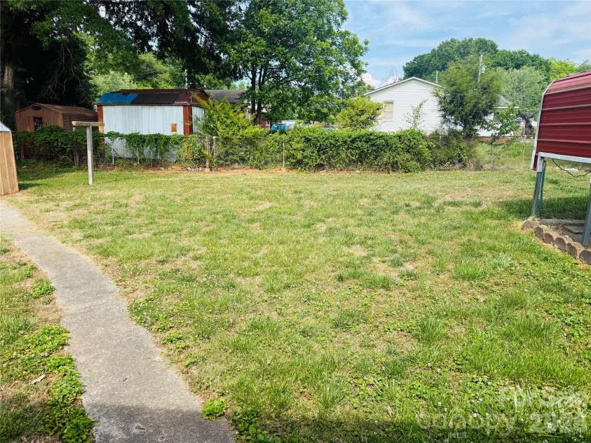4410 Birkdale Drive, Charlotte, NC 28208.  MLS# CAR4392770, YatesRealty ID 31186. 