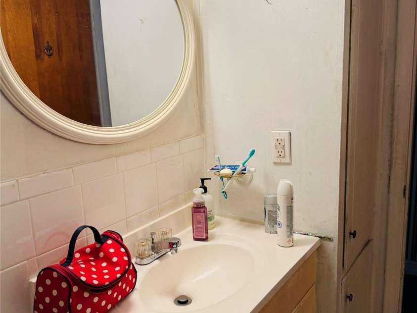4410 Birkdale Drive, Charlotte, NC 28208.  MLS# CAR4392770, YatesRealty ID 31186. Hall Bathroom
