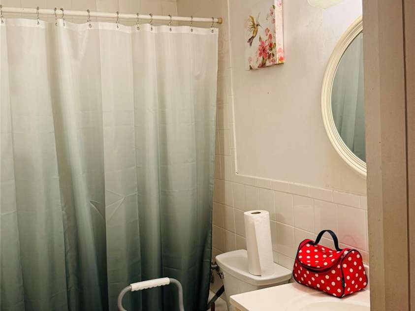 4410 Birkdale Drive, Charlotte, NC 28208.  MLS# CAR4392770, YatesRealty ID 31186. Hall Bathroom