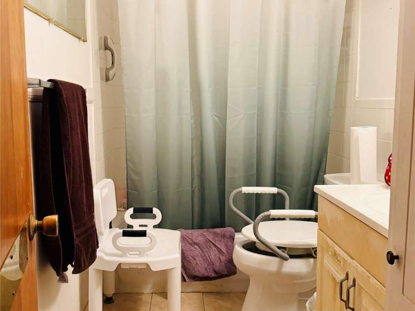 4410 Birkdale Drive, Charlotte, NC 28208.  MLS# CAR4392770, YatesRealty ID 31186. Hall Bathroom