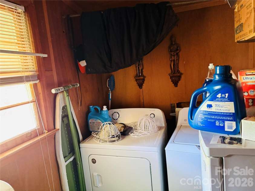 4410 Birkdale Drive, Charlotte, NC 28208.  MLS# CAR4392770, YatesRealty ID 31186. Storage/Laundry