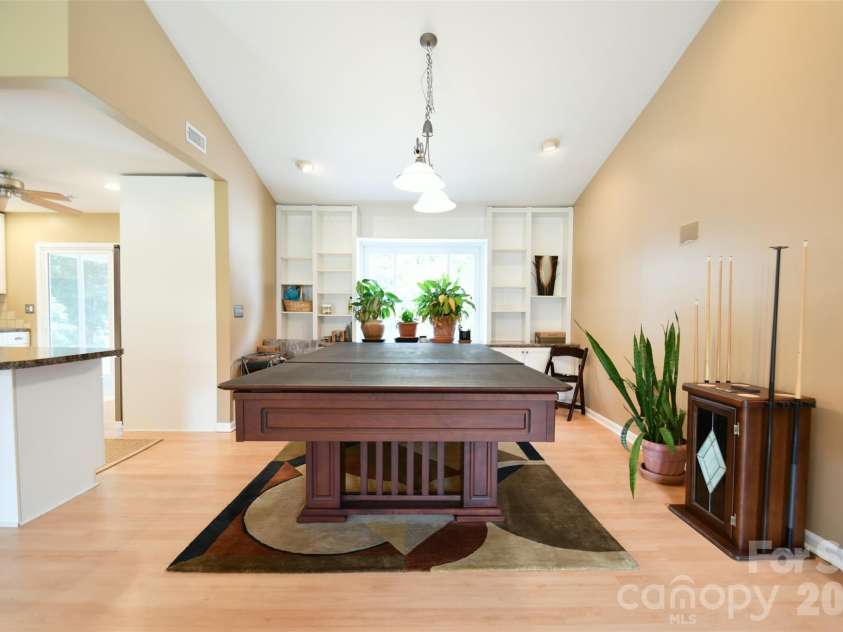 7904 Saddleview Court, Charlotte, NC 28215.  MLS# CAR4392279, YatesRealty ID 31187. 