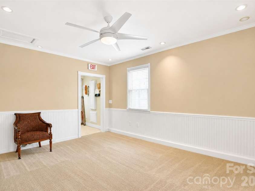 7904 Saddleview Court, Charlotte, NC 28215.  MLS# CAR4392279, YatesRealty ID 31187. 