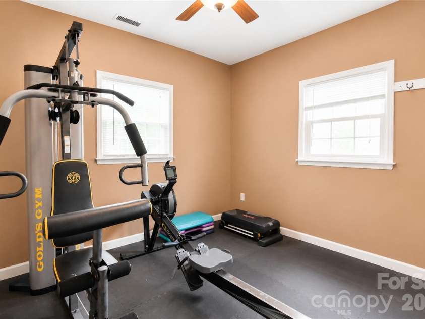 7904 Saddleview Court, Charlotte, NC 28215.  MLS# CAR4392279, YatesRealty ID 31187. 