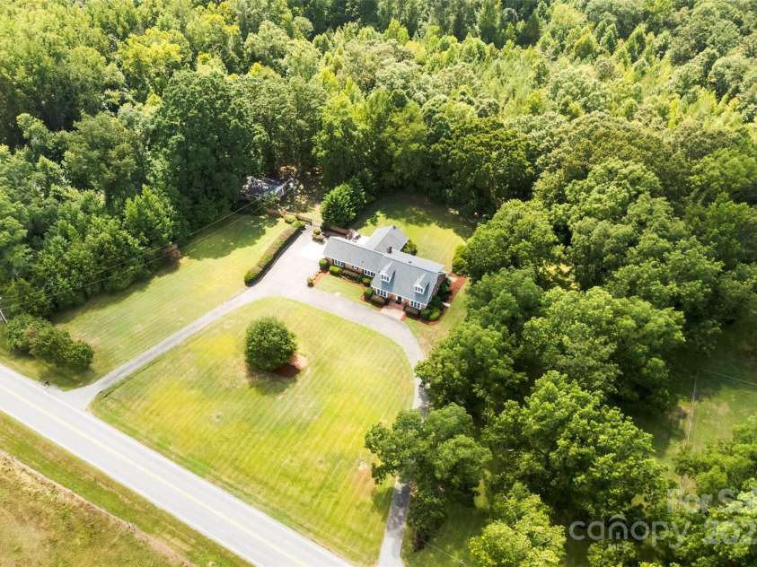 901 Kingsburry Road, Clover, SC 29710.  MLS# CAR4266522, YatesRealty ID 31187. 