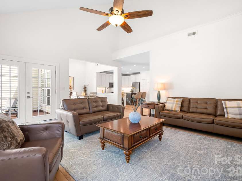 14566 Greenpoint Lane, Huntersville, NC 28078.  MLS# CAR4386657, YatesRealty ID 31189. 