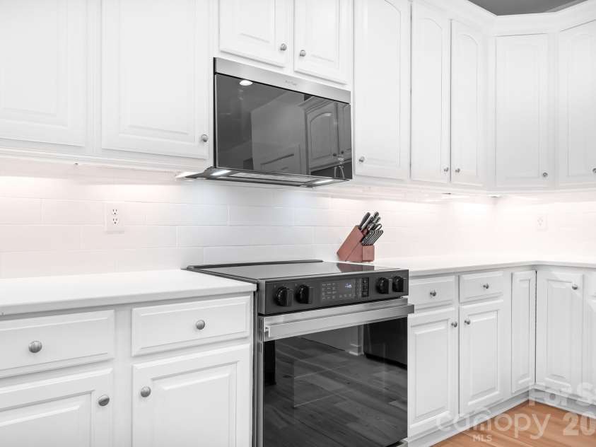 14566 Greenpoint Lane, Huntersville, NC 28078.  MLS# CAR4386657, YatesRealty ID 31189. 