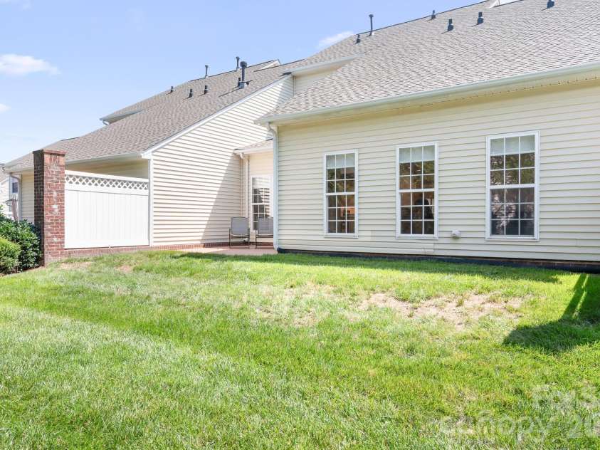 14566 Greenpoint Lane, Huntersville, NC 28078.  MLS# CAR4386657, YatesRealty ID 31189. 
