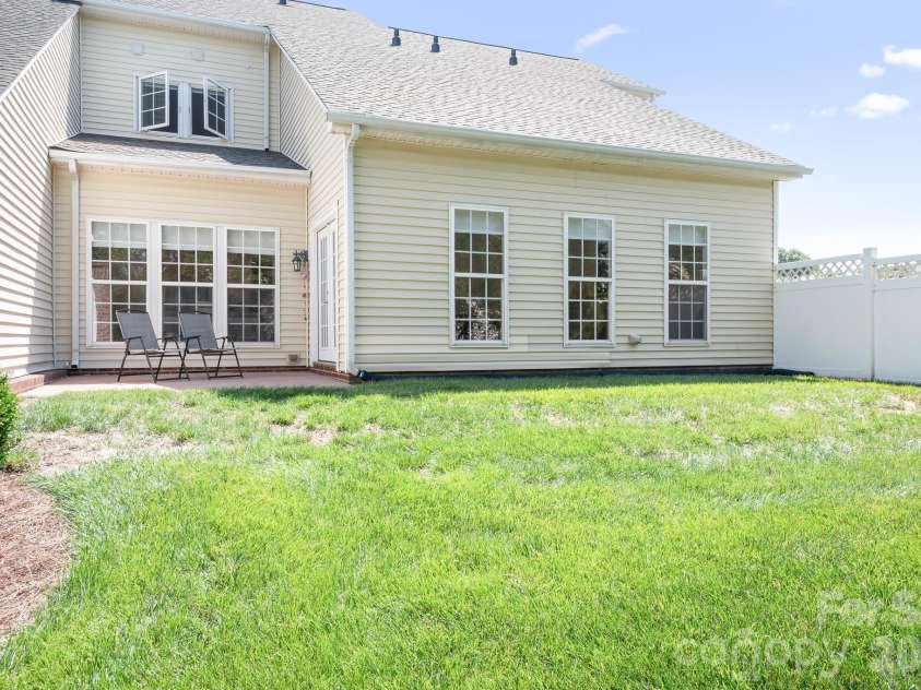 14566 Greenpoint Lane, Huntersville, NC 28078.  MLS# CAR4386657, YatesRealty ID 31189. 