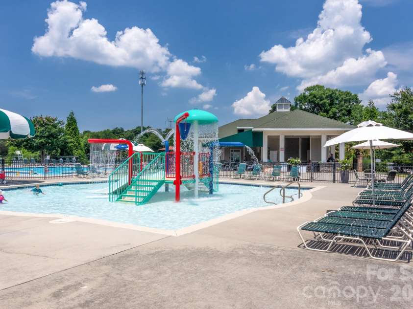 14566 Greenpoint Lane, Huntersville, NC 28078.  MLS# CAR4386657, YatesRealty ID 31189. 