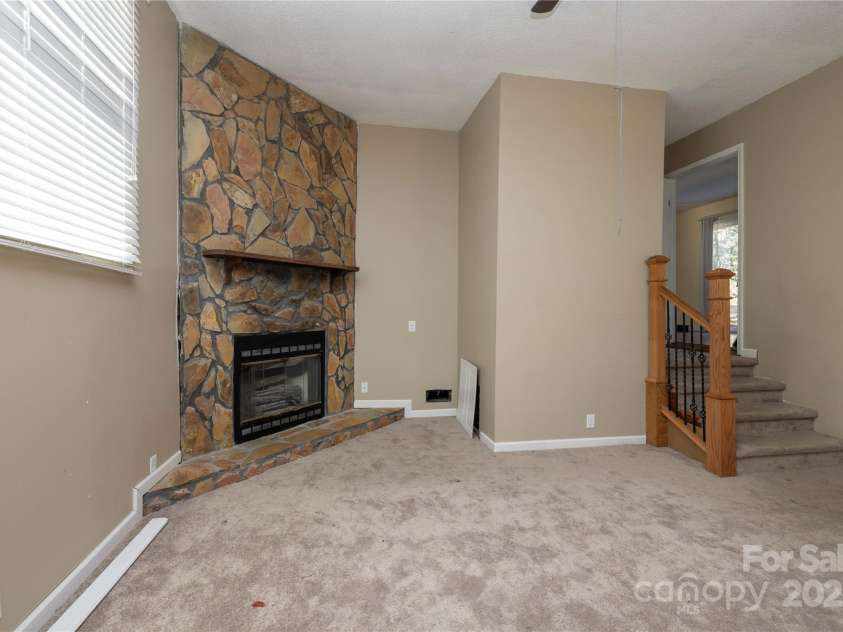 206 Fox Den Road, Troy, NC 27371.  MLS# CAR4209454, YatesRealty ID 3119. Bonus Room