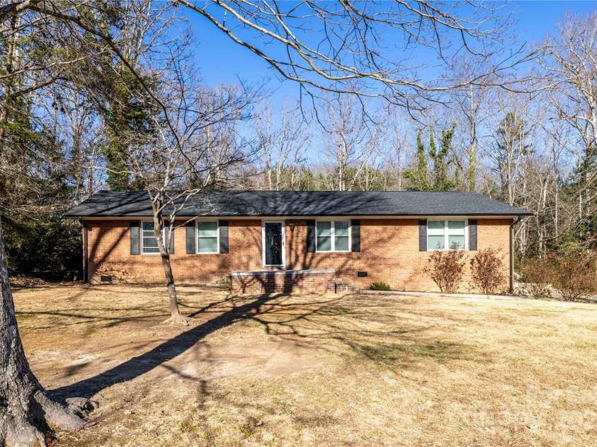 206 Fox Den Road, Troy, NC 27371.  MLS# CAR4209454, YatesRealty ID 3119. Front of home